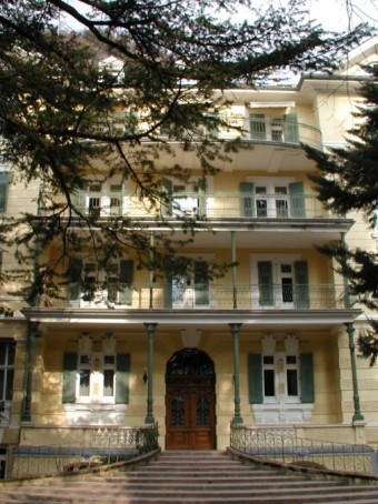 Altersheim Villa Serena, Bozen - Umbau, Sanierung, Erweiterung - Projekte | Dr. Architekt Peter Paul Amplatz